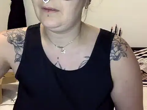 Snapshot of vanillesoumise chatting on 01-09-25, 09:16 vanillesoumise online show from 01-09-25, 09:16