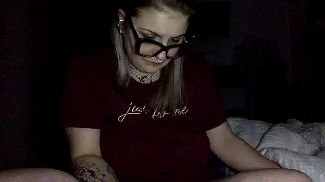 Snapshot of vanillesoumise chatting on 02-06-25, 09:00 vanillesoumise online show from 02-06-25, 09:00