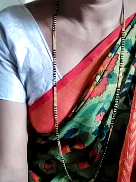 Snapshot of anuradha1432 chatting on 10-16-25, 09:43 anuradha1432 online show from 10-16-25, 09:43