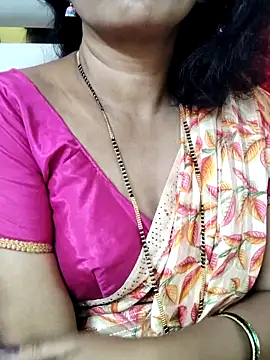 Snapshot of anuradha1432 chatting on 10-28-25, 09:13 anuradha1432 online show from 10-28-25, 09:13