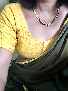 Snapshot of anuradha1432 chatting on 11-26-25, 08:04 anuradha1432 online show from 11-26-25, 08:04