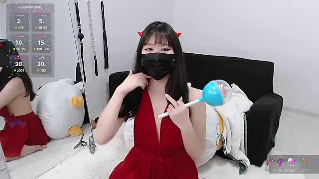 Snapshot of who_Lilly chatting on 03-14-25, 12:07 who Lilly online show from 03-14-25, 12:07