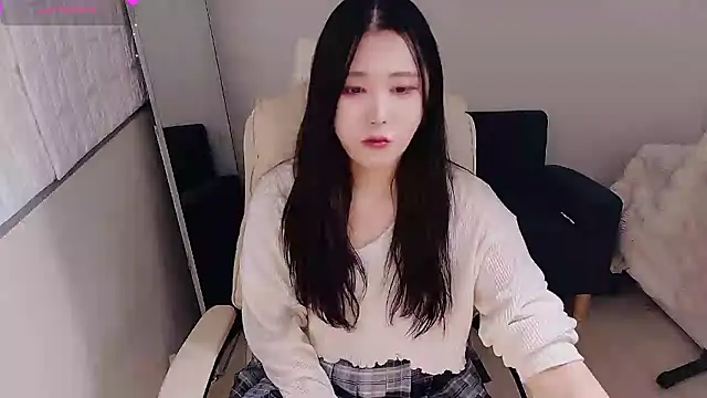 Snapshot of who_Lilly chatting on 09-14-25, 12:48 who Lilly online show from 09-14-25, 12:48