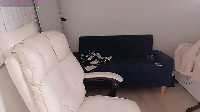 Snapshot of who_Lilly chatting on 09-21-25, 06:04 who Lilly online show from 09-21-25, 06:04