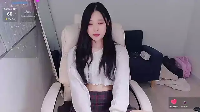 Snapshot of who_Lilly chatting on 10-16-25, 02:07 who Lilly online show from 10-16-25, 02:07