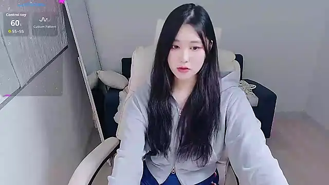 Snapshot of who_Lilly chatting on 10-19-25, 09:10 who Lilly online show from 10-19-25, 09:10