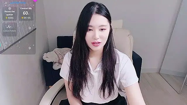 Snapshot of who_Lilly chatting on 11-01-25, 04:14 who Lilly online show from 11-01-25, 04:14