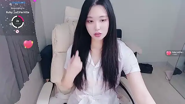 Snapshot of who_Lilly chatting on 12-05-25, 12:03 who Lilly online show from 12-05-25, 12:03