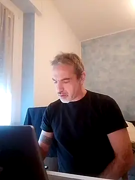 Snapshot of Marcolino183 chatting on 12-24-24, 02:54 Marcolino183 online show from 12-24-24, 02:54