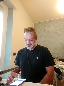 Snapshot of Marcolino183 chatting on 12-16-25, 08:30 Marcolino183 online show from 12-16-25, 08:30