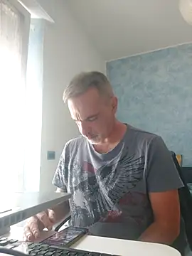 Snapshot of Marcolino183 chatting on 07-06-26, 12:46 Marcolino183 online show from 07-06-26, 12:46