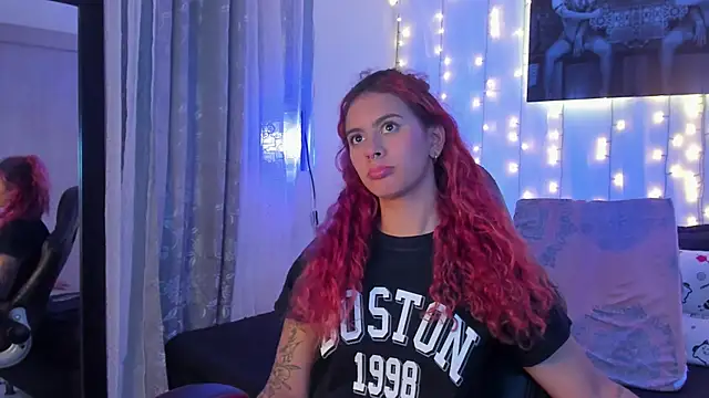 Sophiee Hill online show from 12-26-24, 10:48