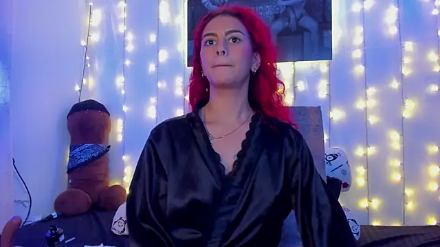 Sophiee Hill online show from 01-12-25, 09:19