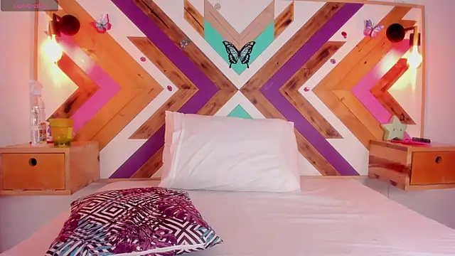 Snapshot of Katia_Wilson chatting on 10-24-25, 02:35 Katia Wilson online show from 10-24-25, 02:35