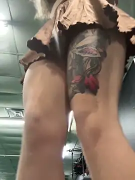 Snapshot of psilybaby chatting on 12-20-25, 05:14 psilybaby online show from 12-20-25, 05:14