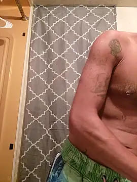 LargeDominoes online show from 04-06-26, 04:46