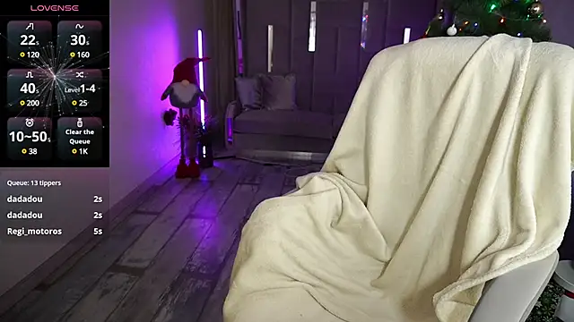 Snapshot of MirandaWong chatting on 01-01-25, 12:33 MirandaWong online show from 01-01-25, 12:33