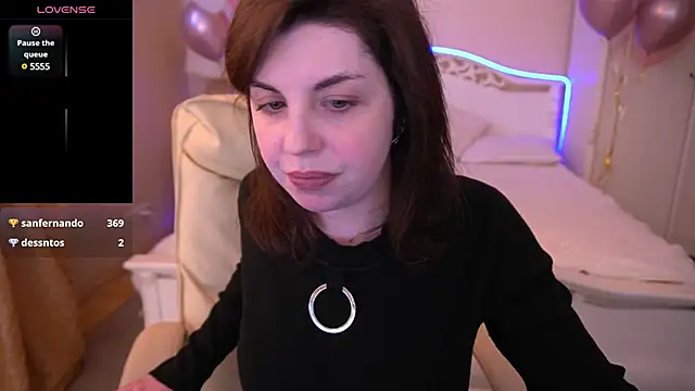 Snapshot of MirandaWong chatting on 02-13-25, 06:30 MirandaWong online show from 02-13-25, 06:30