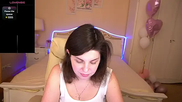 Snapshot of MirandaWong chatting on 03-03-25, 10:06 MirandaWong online show from 03-03-25, 10:06