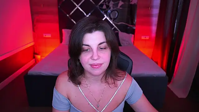 Snapshot of MirandaWong chatting on 09-24-25, 05:44 MirandaWong online show from 09-24-25, 05:44