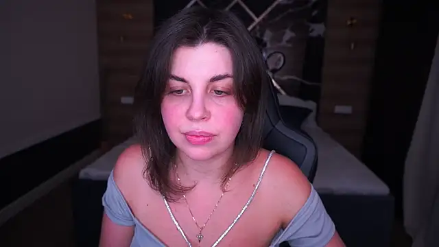 Snapshot of MirandaWong chatting on 09-28-25, 07:41 MirandaWong online show from 09-28-25, 07:41