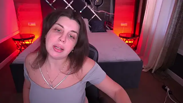 Snapshot of MirandaWong chatting on 10-21-25, 05:52 MirandaWong online show from 10-21-25, 05:52