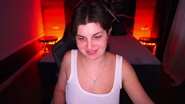 Snapshot of MirandaWong chatting on 11-04-25, 06:45 MirandaWong online show from 11-04-25, 06:45