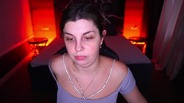 Snapshot of MirandaWong chatting on 11-05-25, 06:46 MirandaWong online show from 11-05-25, 06:46