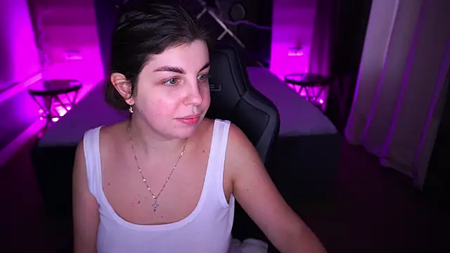 Snapshot of MirandaWong chatting on 11-08-25, 07:30 MirandaWong online show from 11-08-25, 07:30