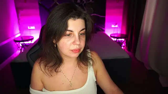 Snapshot of MirandaWong chatting on 11-15-25, 06:44 MirandaWong online show from 11-15-25, 06:44