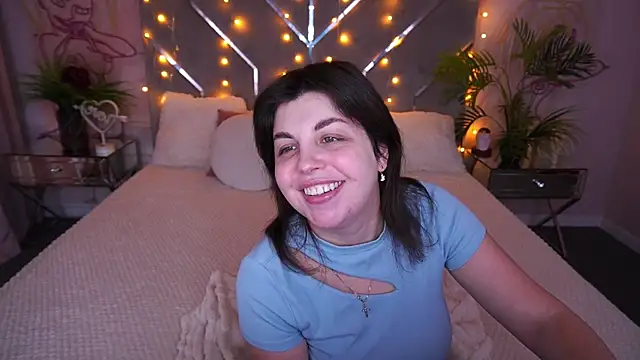 Snapshot of MirandaWong chatting on 02-24-26, 06:11 MirandaWong online show from 02-24-26, 06:11