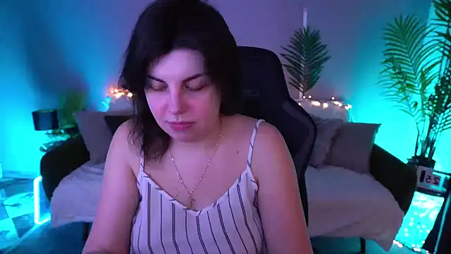 MirandaWong online show from 03-26-26, 06:19