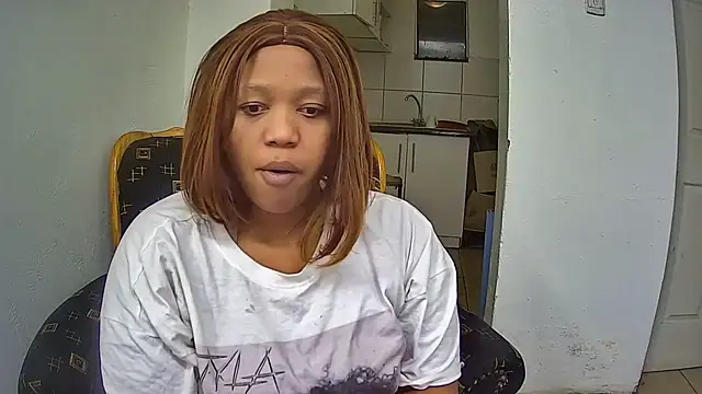 GoldenPussyXOXO online show from 06-28-26, 05:52