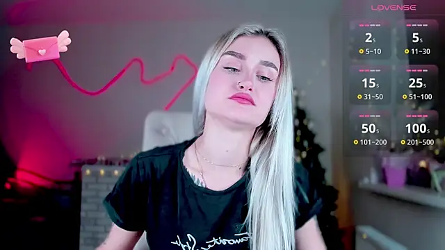 Snapshot of _Ravenaa chatting on 12-12-24, 01:28 Ravenaa online show from 12-12-24, 01:28