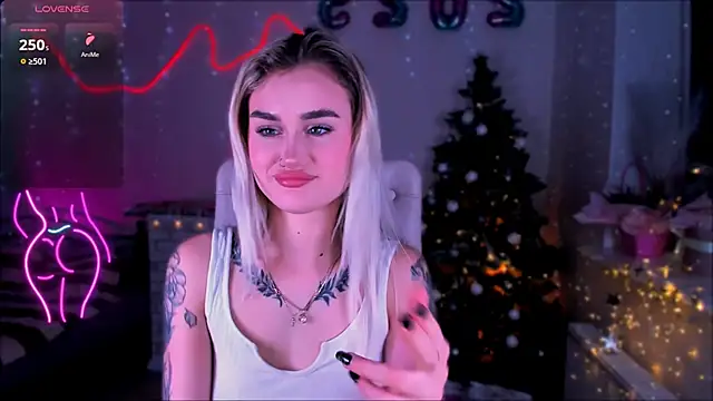 Snapshot of _Ravenaa chatting on 01-10-25, 11:33 Ravenaa online show from 01-10-25, 11:33