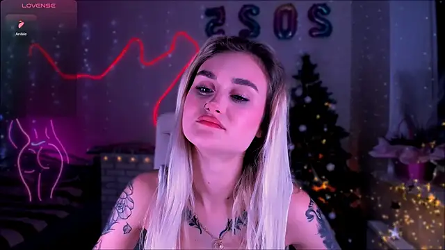 Snapshot of _Ravenaa chatting on 01-10-25, 02:34 Ravenaa online show from 01-10-25, 02:34