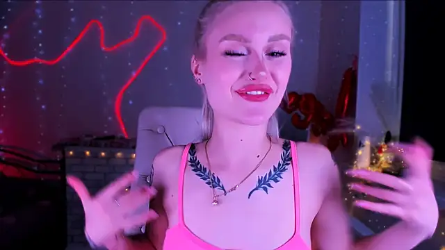 Snapshot of _Ravenaa chatting on 03-20-25, 01:15 Ravenaa online show from 03-20-25, 01:15