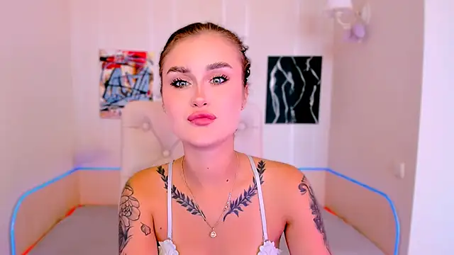 Snapshot of _Ravenaa chatting on 09-22-25, 07:21 Ravenaa online show from 09-22-25, 07:21