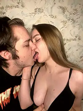 Snapshot of Family-Mm1 chatting on 01-19-26, 06:39 Family-Mm1 online show from 01-19-26, 06:39