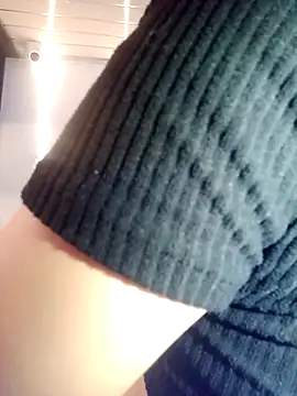 Snapshot of Catalehia_Milk chatting on 09-28-25, 11:26 Catalehia Milk online show from 09-28-25, 11:26