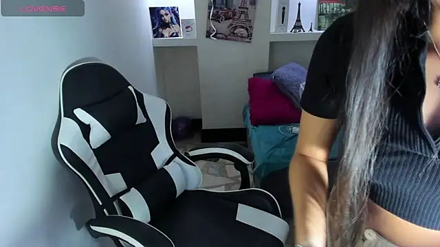 Snapshot of Catalehia_Milk chatting on 10-06-25, 07:55 Catalehia Milk online show from 10-06-25, 07:55