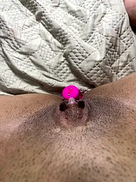 Snapshot of MARYADSUARD chatting on 11-09-25, 05:06 MARYADSUARD online show from 11-09-25, 05:06