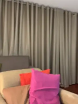 Snapshot of Alice_Biel chatting on 05-19-26, 01:11 Alice Biel online show from 05-19-26, 01:11