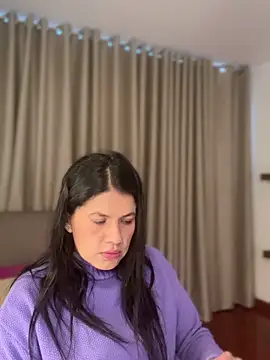 Snapshot of Alice_Biel chatting on 05-30-26, 01:41 Alice Biel online show from 05-30-26, 01:41