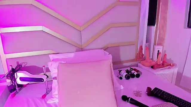 Snapshot of dollsweety chatting on 09-10-25, 10:54 dollsweety online show from 09-10-25, 10:54