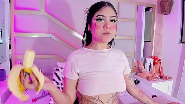 Snapshot of dollsweety chatting on 10-09-25, 09:35 dollsweety online show from 10-09-25, 09:35