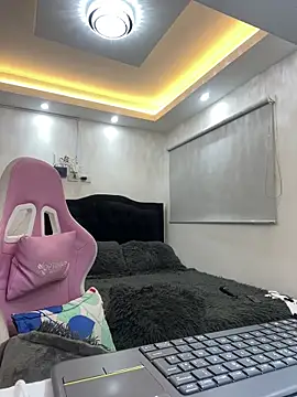Hot beauty   online show from 07-02-26, 03:45