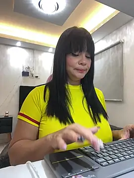 Hot beauty   online show from 07-03-26, 11:00
