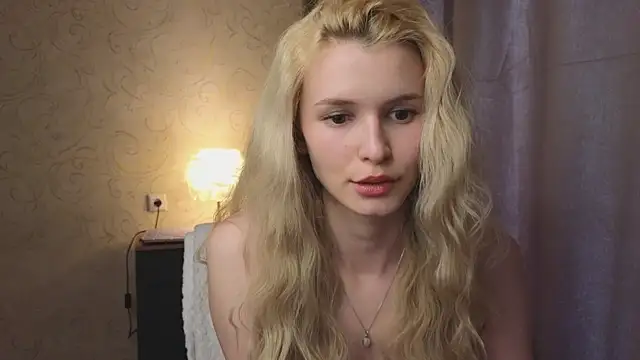 Snapshot of elsa_limerence chatting on 06-27-26, 04:23 elsa limerence online show from 06-27-26, 04:23