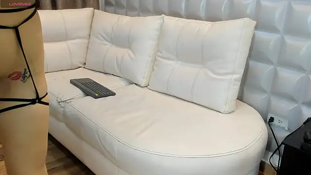 Snapshot of valentinasu1 chatting on 02-18-25, 04:16 valentinasu1 online show from 02-18-25, 04:16